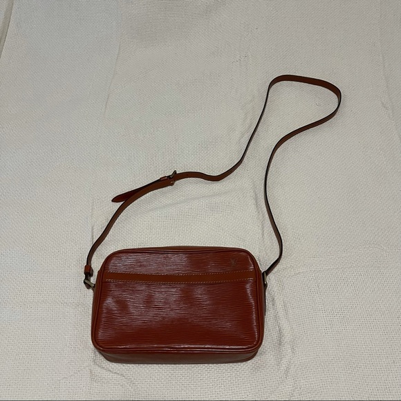 Authentic Louis Vuitton Trocadero Epi leather - Picture 8 of 10